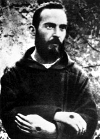 Photo de Padre Pio, jeune moine.