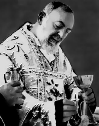 Photo de Padre Pio à la messe.